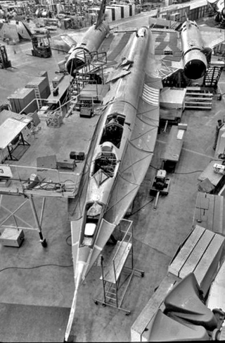 Illustration for article titled Fascinating photos reveal how they built the SR-71 Blackbird
